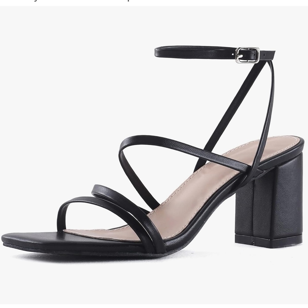 LACUONE Strappy Heels SIZE 7 Block Heels Square Toe Chunky Ankle Buckle Pump
